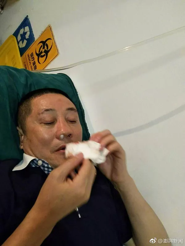 亿万富翁矿泉水瓶砸伤留美博士前妻判14月 互揭丑…