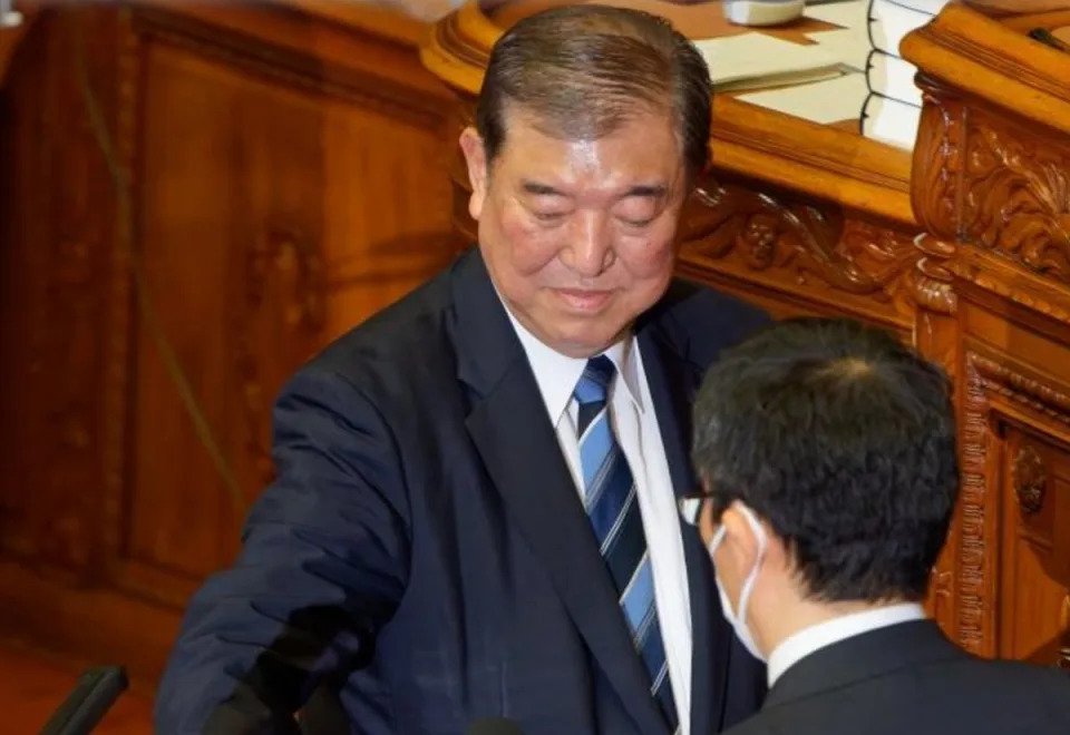 到秘魯參加APEC的日本首相石破茂證實，他想在回程時，過境美國並與美國總統當選人川普見面，不過已經被川普團隊婉拒。