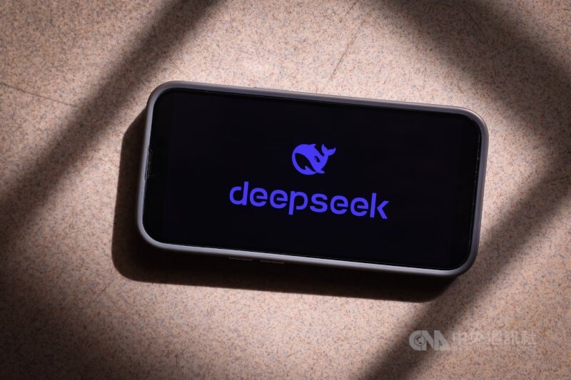 鉴于中国AI公司DeepSeek存在个资保护疑虑，德国已请求苹果（Apple）和Google从其应用程式商店下架。 （中央社档案照片）