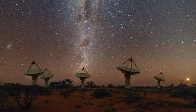 不要回答！死卫星发出超强无线电讯号 科学家震惊