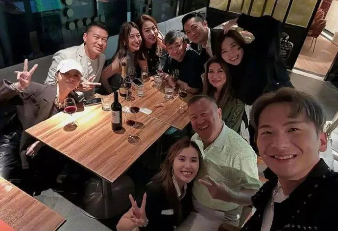 揭秘与曾志伟合影争议女星：落选港姐工资低
