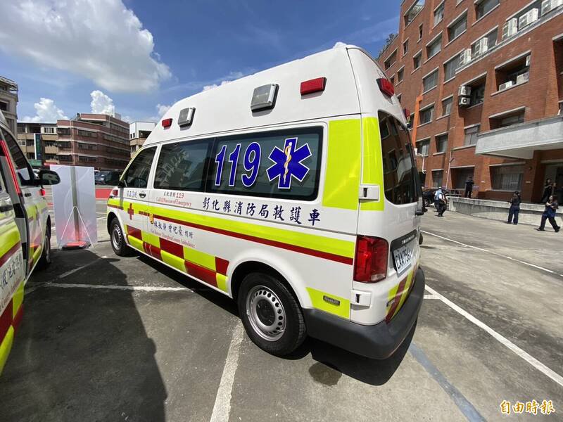 日本有位男子因嫌救护车鸣笛声太吵，向救护车扔钱包，对医护人员做出挑衅行为；示意图，图与新闻事件无关。（资料照）