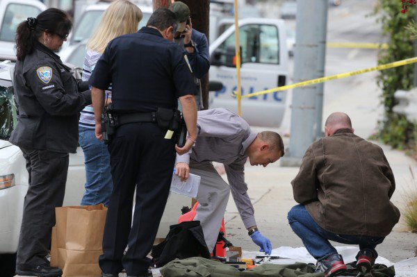 警方在霍威尔车上搜出武器等危险物品。（欧新社）