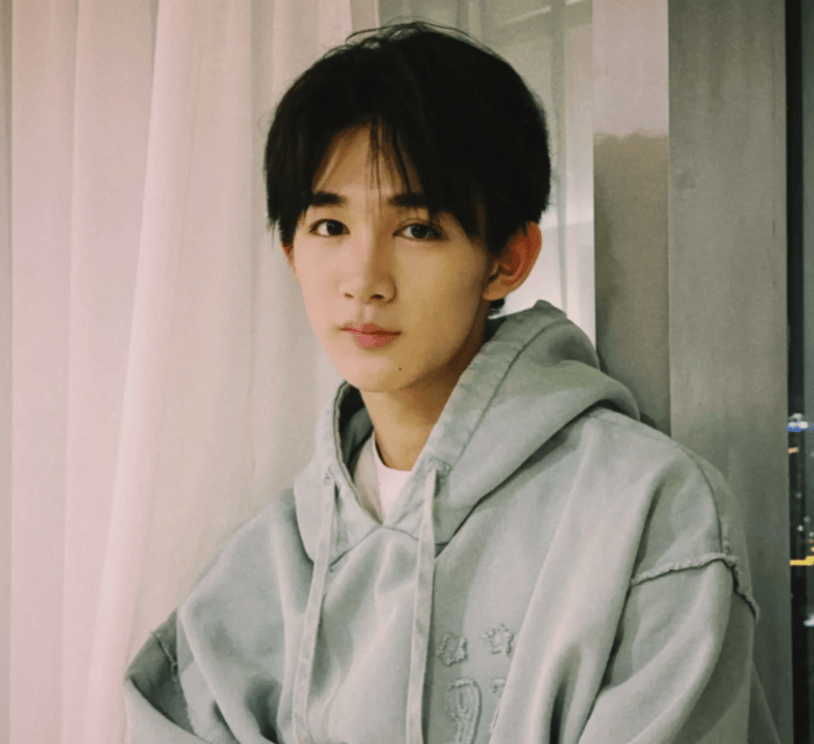 大瓜!19岁荣梓杉被女友控诉出轨打人,报警后反咬女方是私生粉