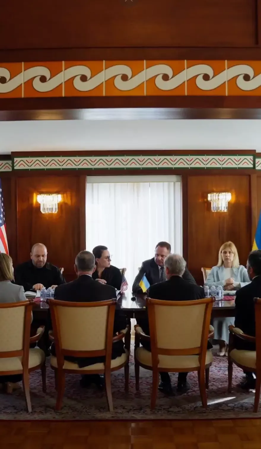 乌高官称访美期间与“战斧”导弹等武器制造商会面