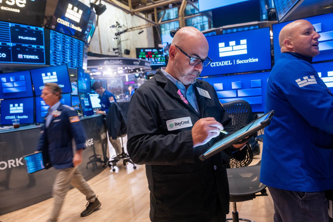 当股市表现良好时,特朗普常将此归功于其政府的政策。