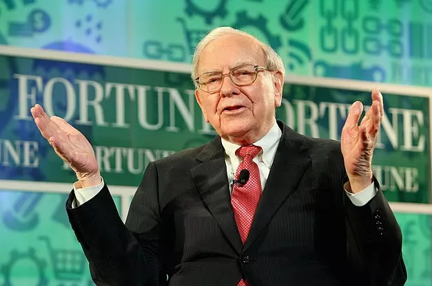 巴菲特重磅出手!97亿拿下化工巨头 押注美国未来