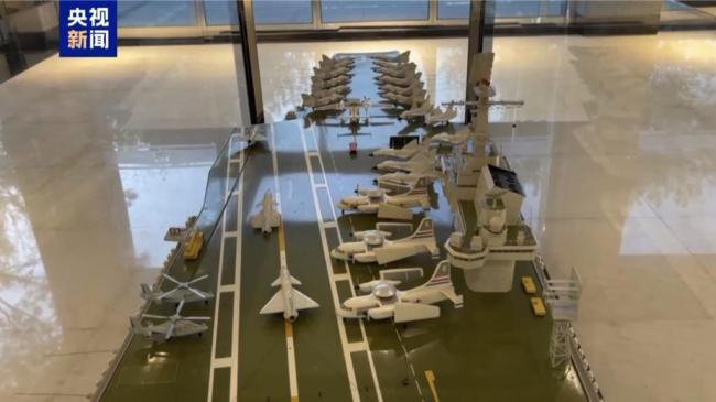 30多年前中国航母模型首曝光 很超前 30多年前中国航母模型首曝光 很超前