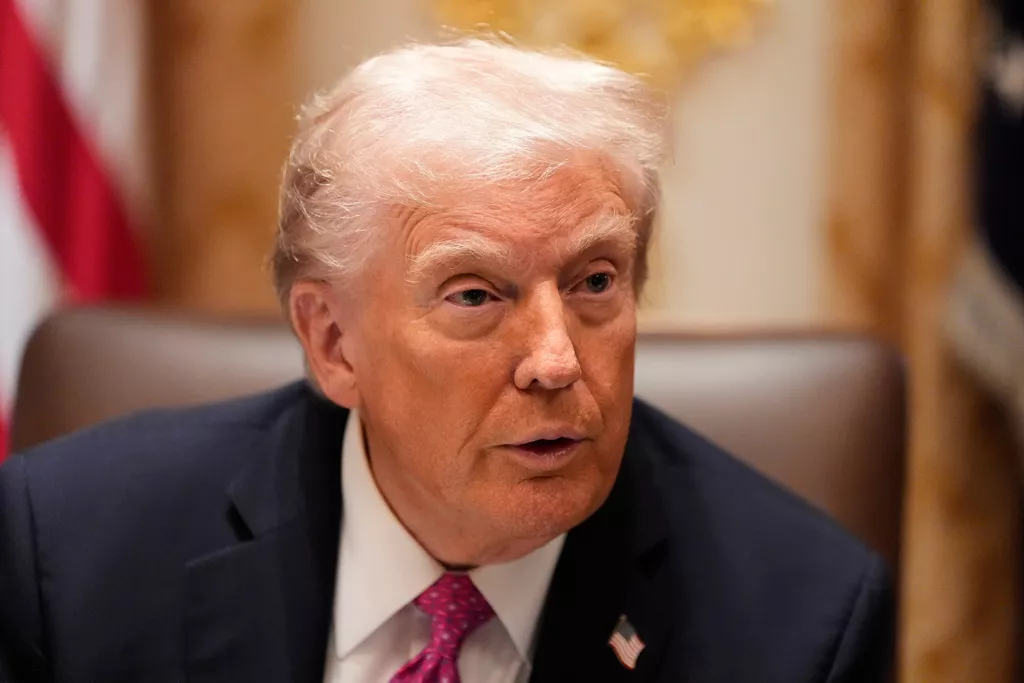 川普控哥伦比亚总统是“非法药头”美国打算来硬的