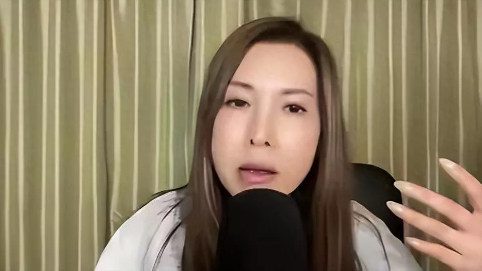 她与丈夫结婚后定居加拿大，却抱怨国外不如国内