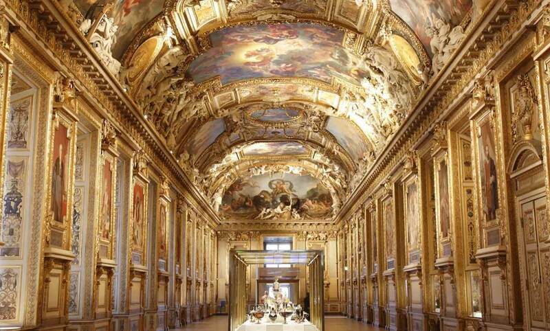 法国巴黎罗浮宫阿波罗画廊遭歹徒行窃，有8件珍宝被偷走。图为阿波罗画廊。（图撷自罗浮宫网站）