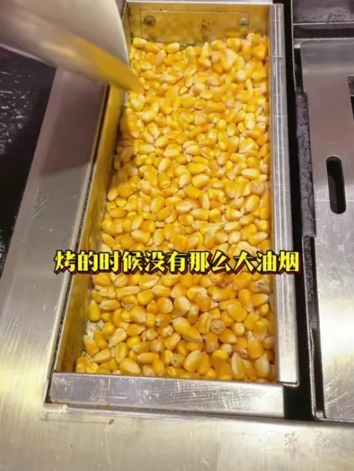 烤肉店用玉米做燃料引争议,店家回应:不认为是浪费