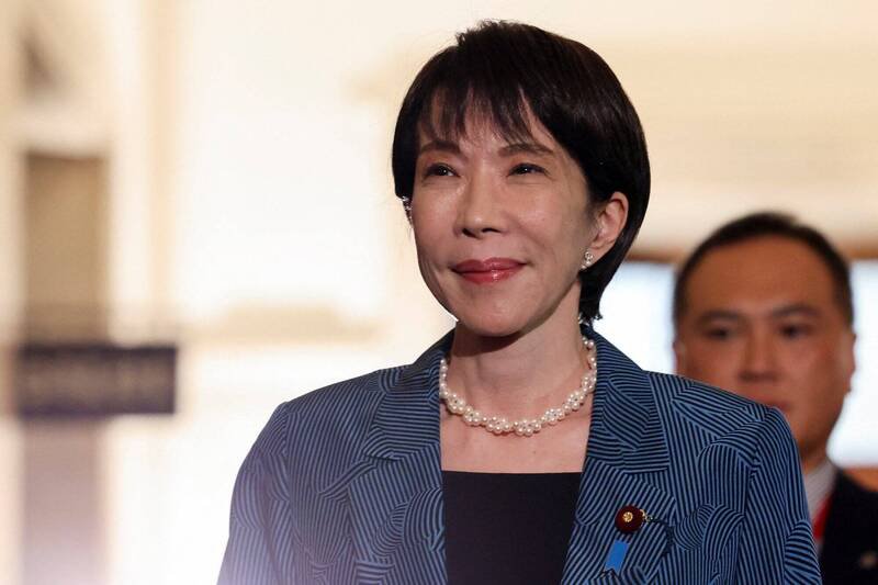 日本首相石破茂今早宣布内阁总辞，而高市早苗新内阁的名单也不断公开，其中先前和她竞选自民党总裁的农林水产大臣小泉进次郎，预计将会在高市内阁中担任防卫大臣。（路透）