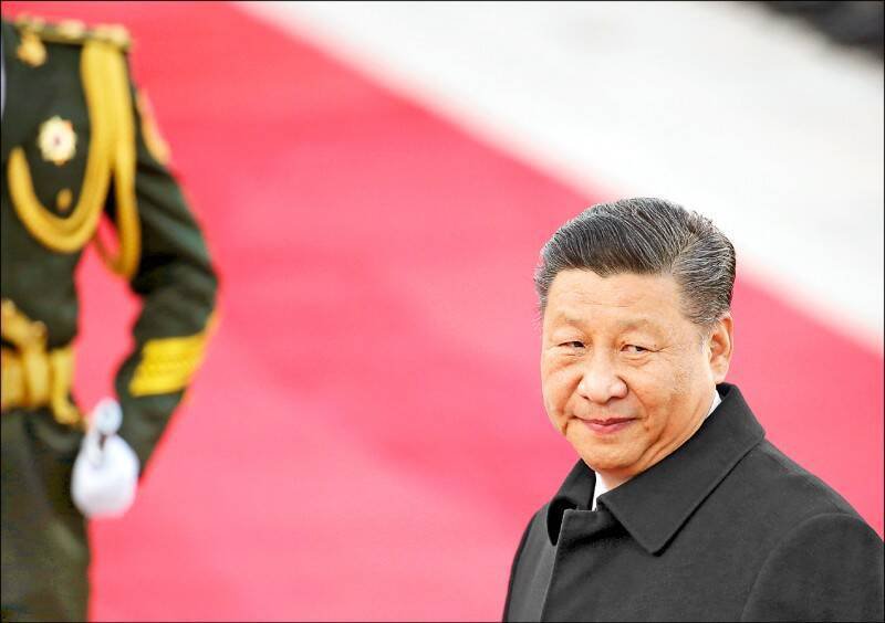 为期4天的中共20届四中全会，外界关注中共高层人事变动。纽约时报今天报导指出，会议更为禁忌的问题是：「谁是习近平的接班人」，如果习决定让更年轻官员担任重要职位，本周会议是观察下一代领导人的窗口。（路透资料照）