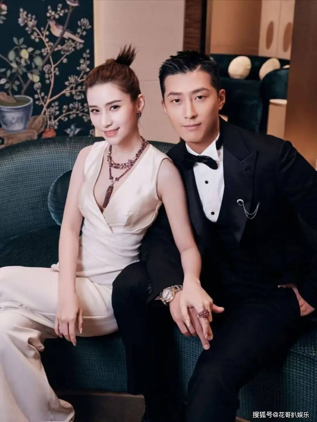 窦骁何超莲被曝婚变,疑似夫妻生活不和谐,两人借营销号互相倒油