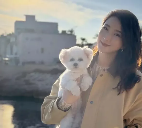 38岁许婧分享日常,与帅气外籍老公超恩爱