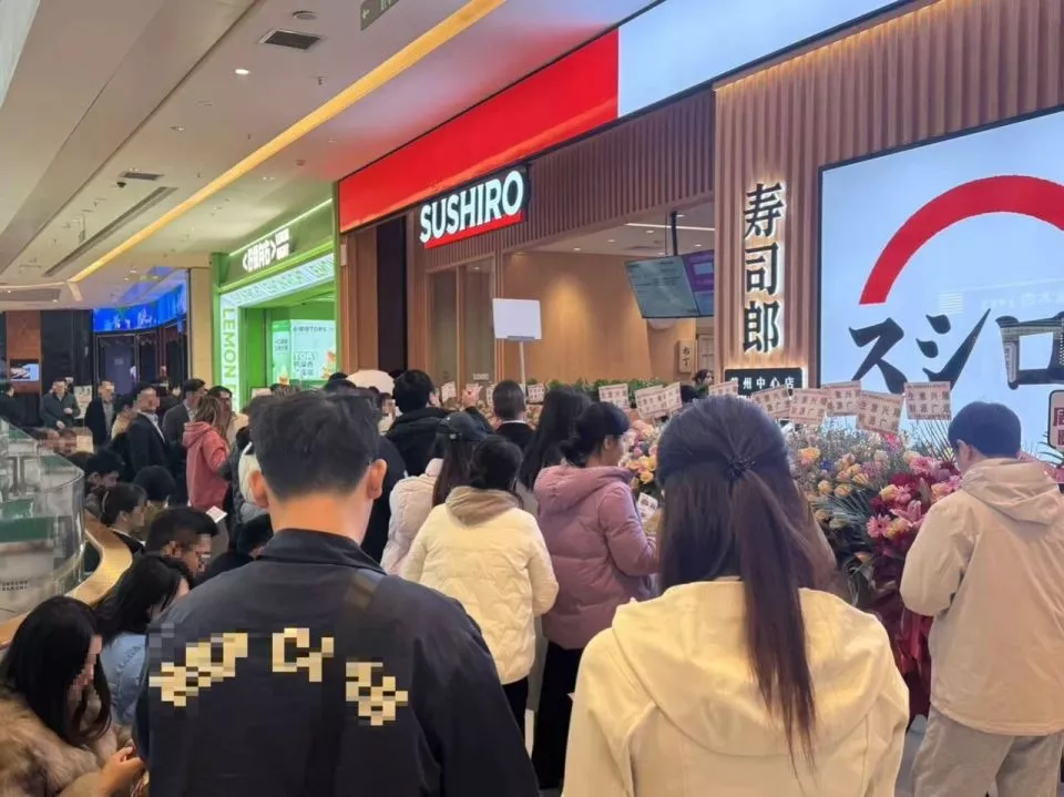 日本“失去的30年”，炼成了中国餐厅排队王？