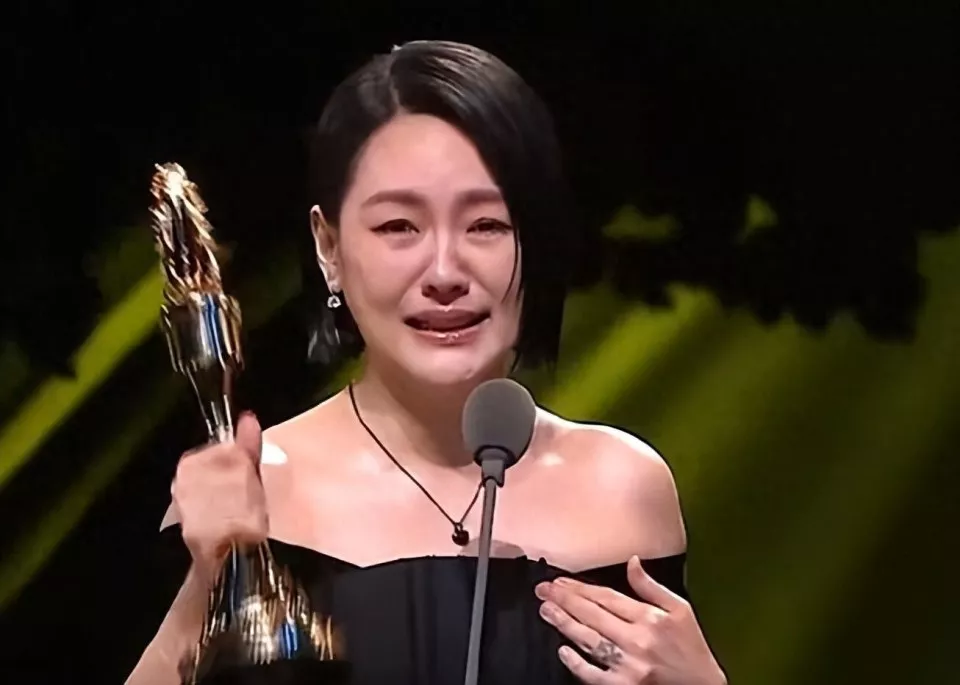 小S金钟奖复出,却意外暴露4件荒唐事