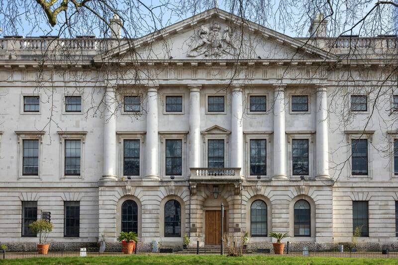 英媒披露，与中港有关的资金在英国持有价值超过1900亿英镑的资产，使北京得以对包括中国新建大使馆在内的政治角力施加影响力。（彭博档案照）