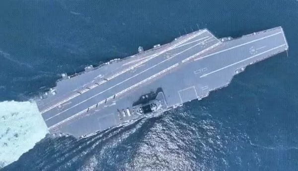 共军最新航母被看扁?美退将:战力不及"美军50年老航母"