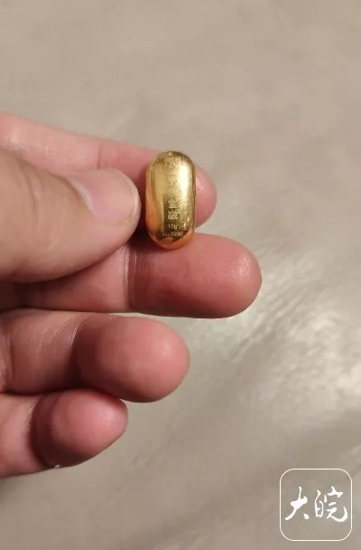 熊孩子误吞10克重金豆 妈妈：叮嘱他别在外面拉屎