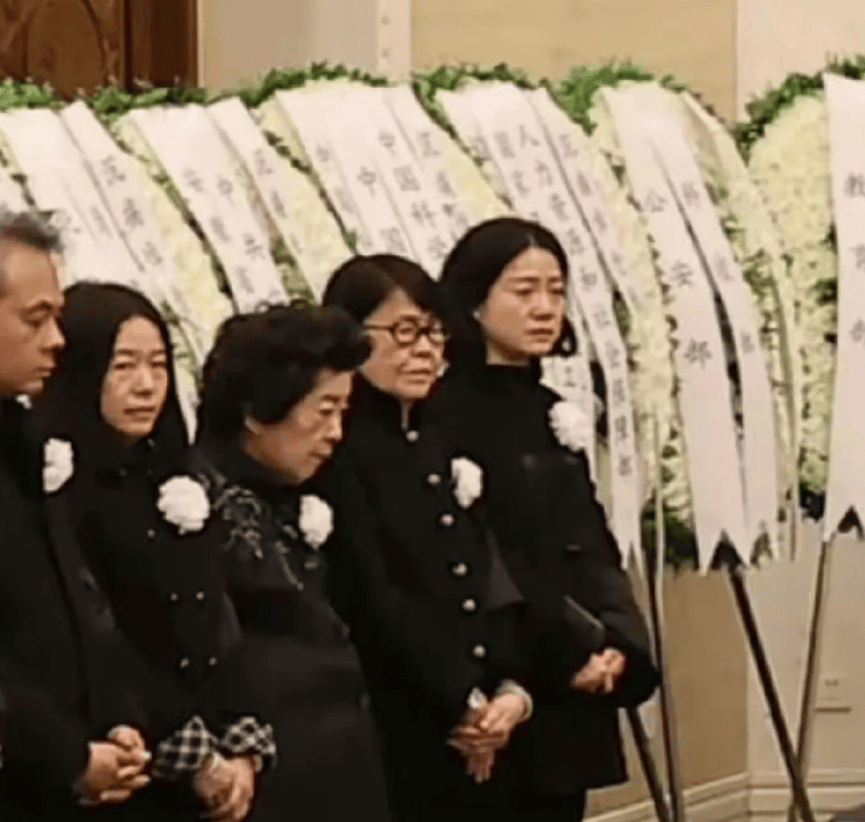 翁帆被曝已经搬出清华别墅！杨振宁留给她的现金在1亿元左右