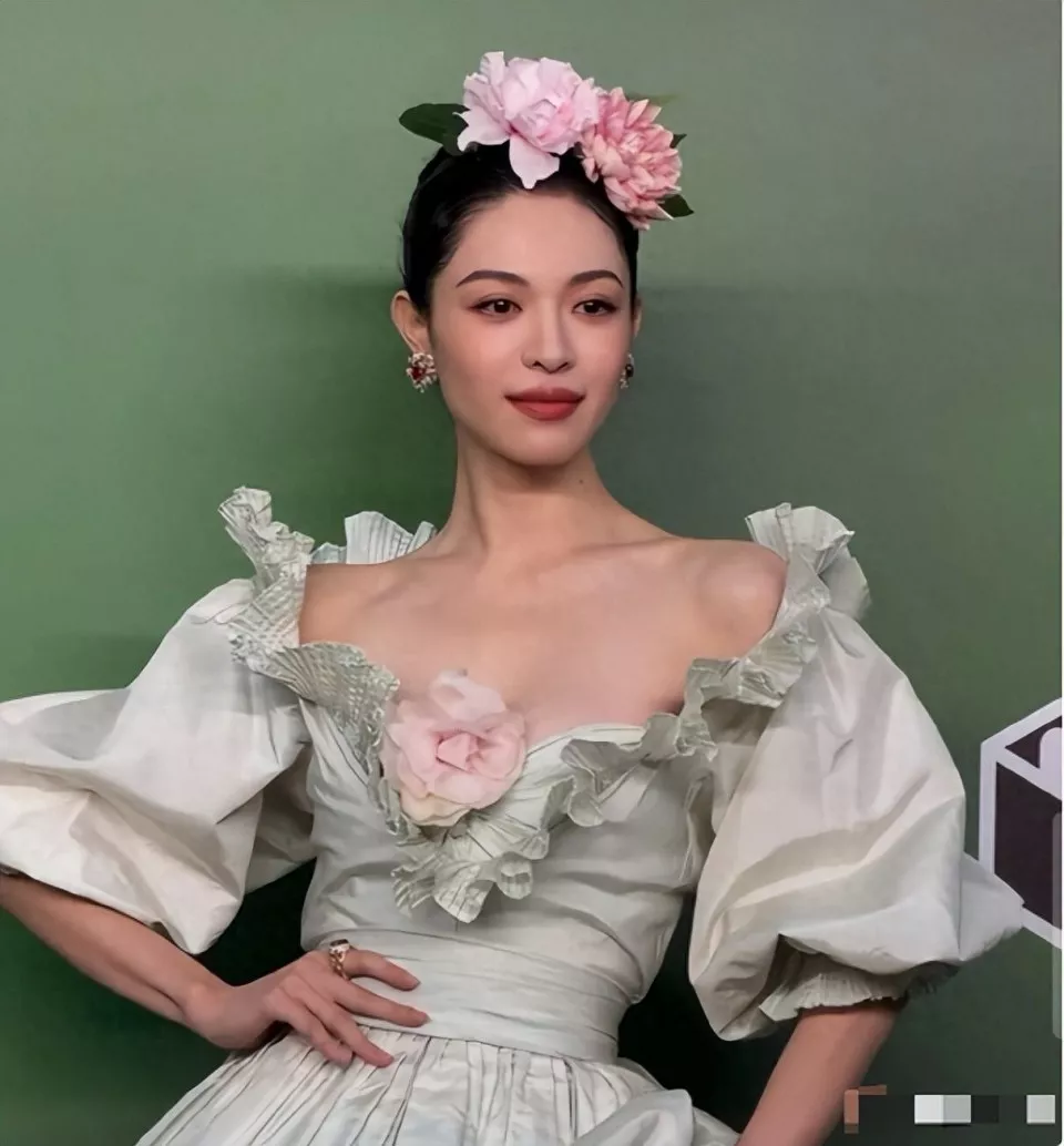 事态升级！钟楚曦黑历史被扒，抢C位只是冰山一角