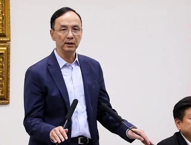 期勉郑丽文 朱立伦:当国民党主席最重要是要任谤