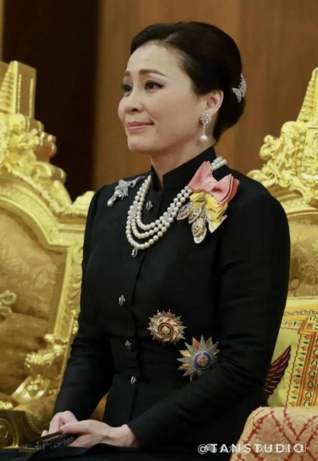 70年泰国王后，打下冠绝亚洲碾压欧洲的珠宝江山