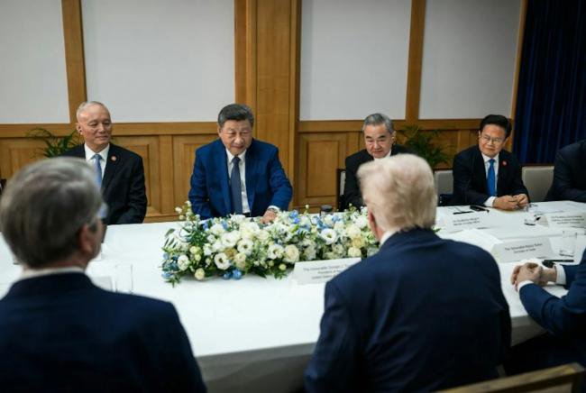 白宫发放多张川习会相片 展示会谈轻松一面