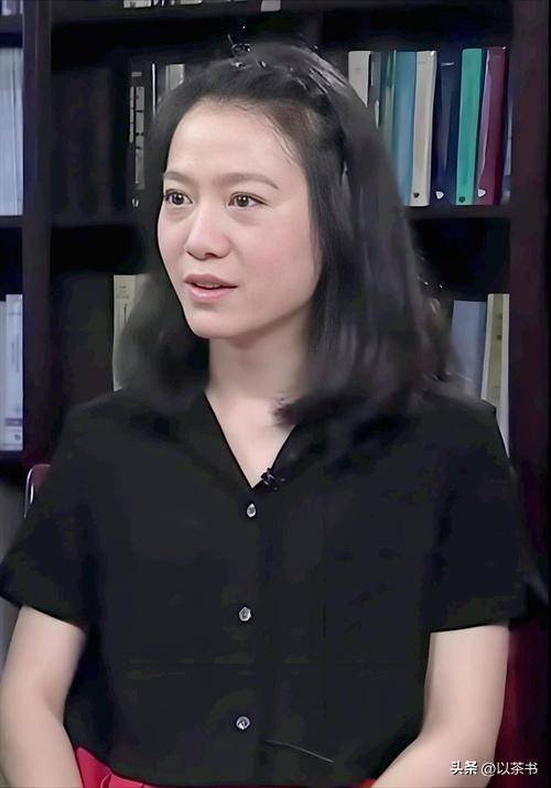 原来翁帆母亲是她，出身高知，丈夫身份也不一般