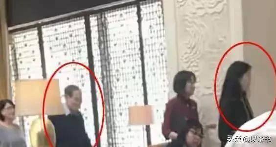 原来翁帆母亲是她，出身高知，丈夫身份也不一般