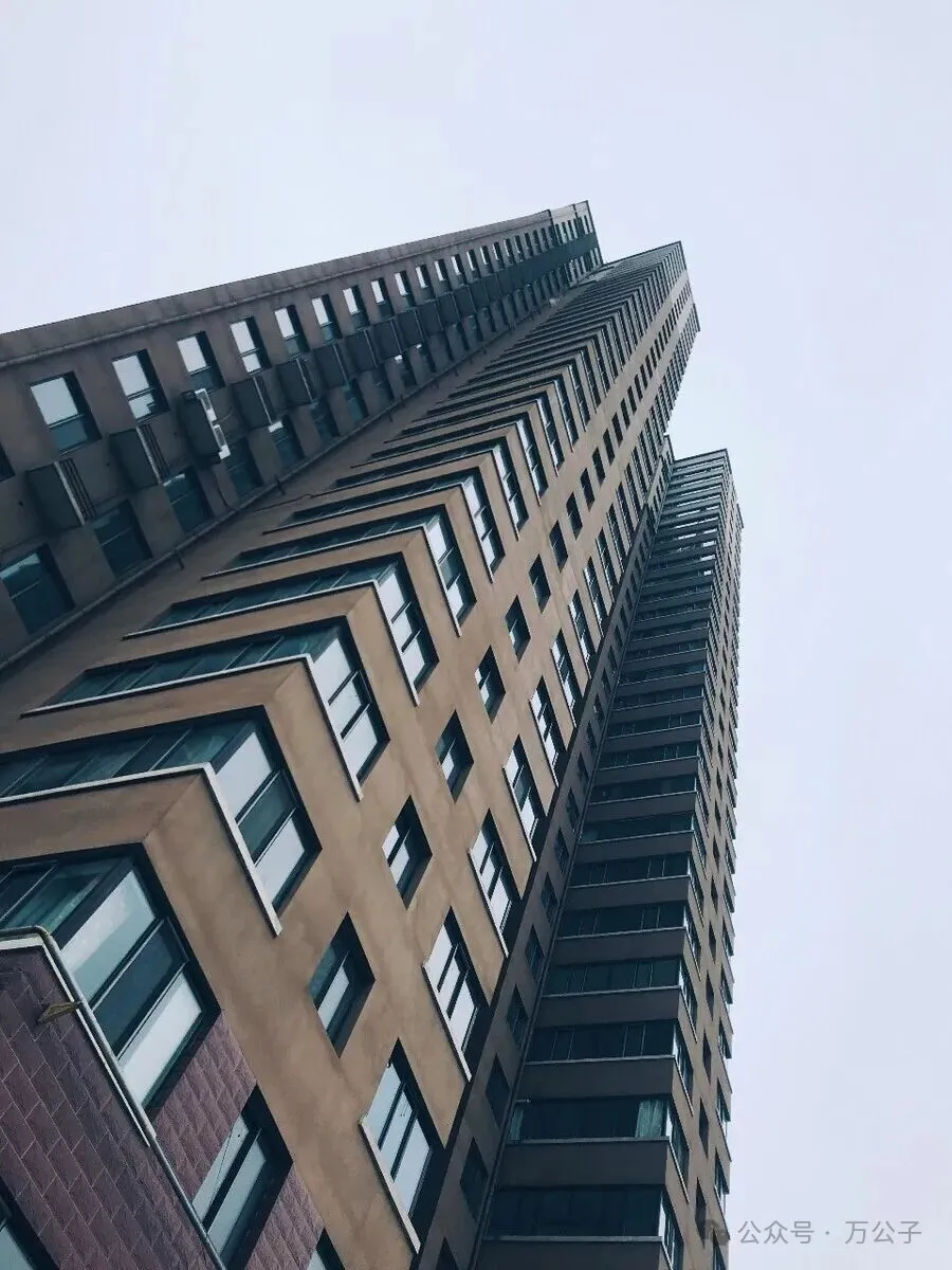 越来越多的人搬回低层,高楼越来越难卖了 越来越多的人搬回低层,高楼越来越难卖了