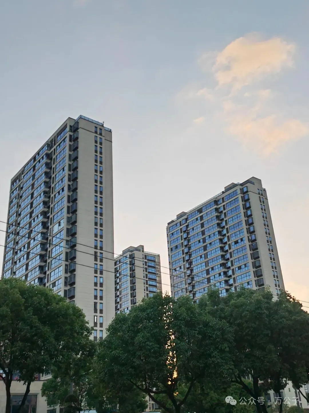 越来越多的人搬回低层,高楼越来越难卖了 越来越多的人搬回低层,高楼越来越难卖了