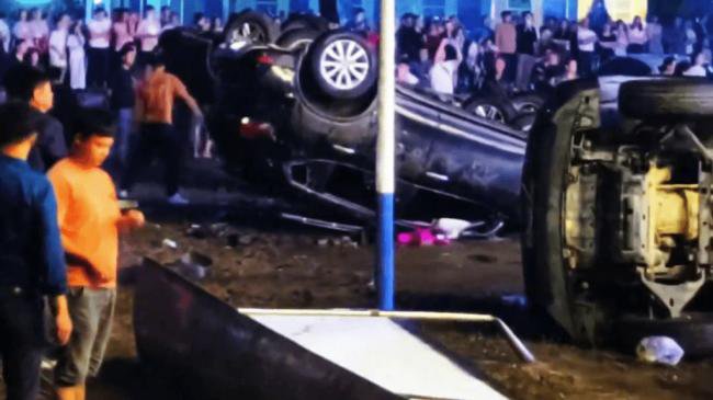 海南农民爆发大规模示威 网传警方一度鸣枪驱散 海南农民爆发大规模示威 网传警方一度鸣枪驱散