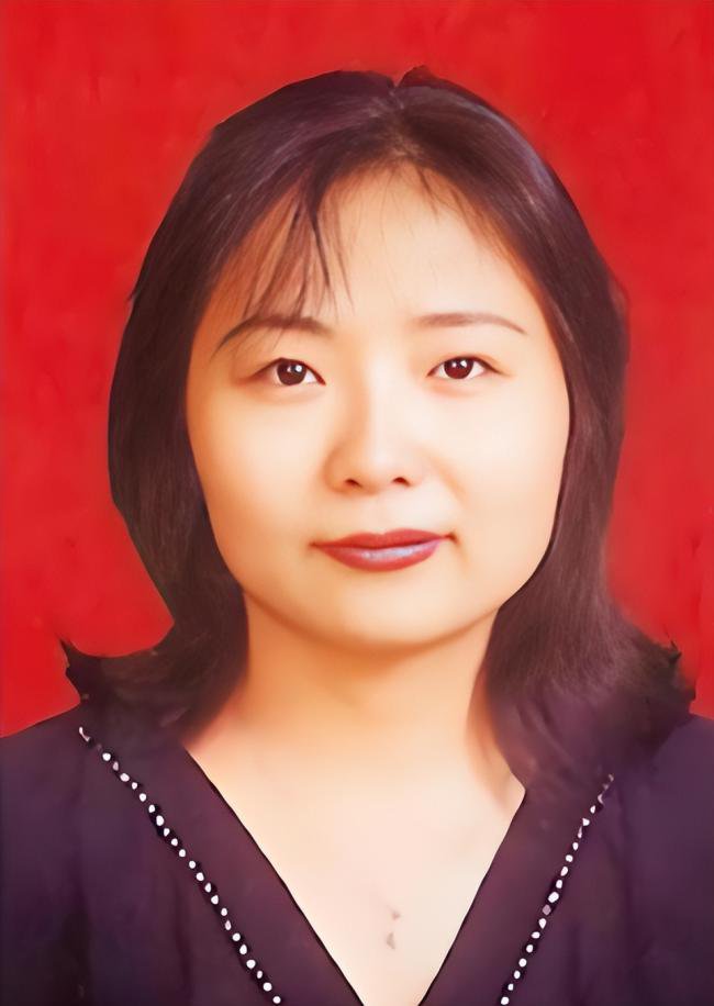 农村女孩  逆袭成中国隐形“地产女首富”