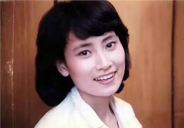 还记得她吗？当红时为爱远赴美国，放弃了事业