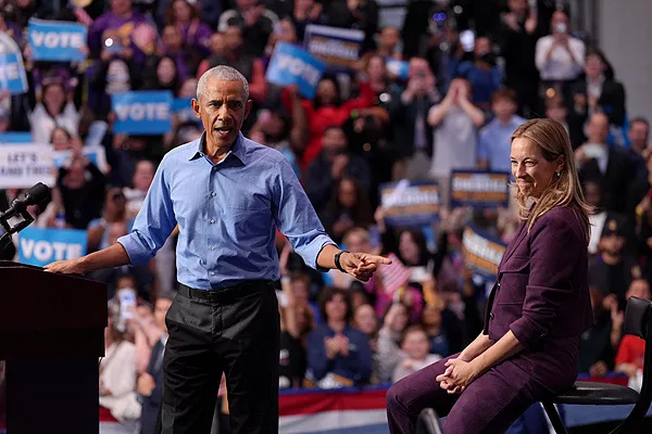 奥巴马又怼特朗普政府,“无法无天!”
