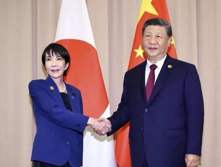 高市早苗和习近平握手!两人“微妙”表情掀X热议