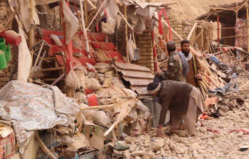 阿富汗北部地区发生规模6.3地震，已造成至少20人死亡以及逾500人受伤，伤亡人数可能还会增加。（欧新社）