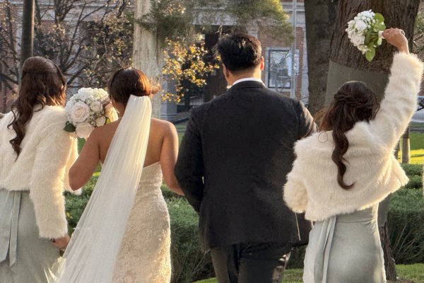 中国多地发消费券鼓励结婚 引热议 中国多地发消费券鼓励结婚 引热议