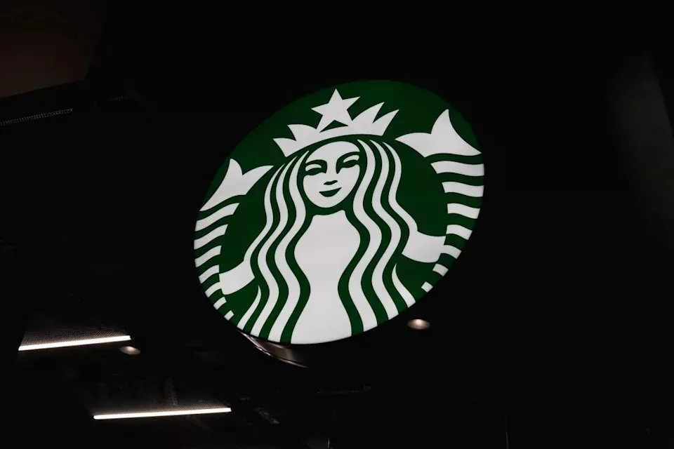 星巴克卖掉中国经营权 江泽民孙子公司吃下大饼