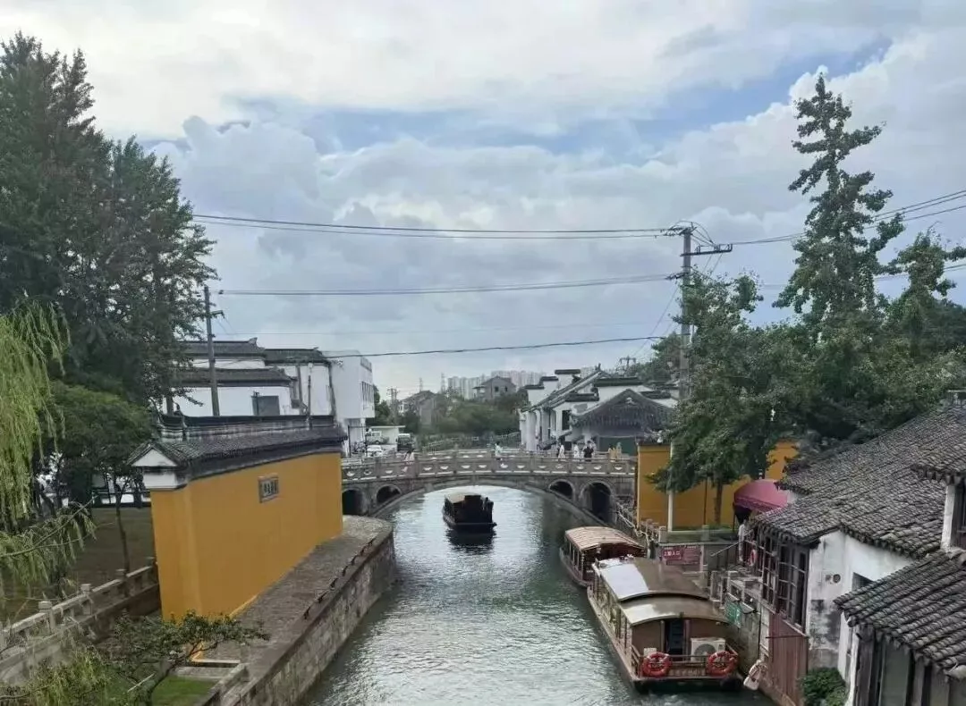 在重庆这三不幸女孩的身上，看到一缕人间的真实