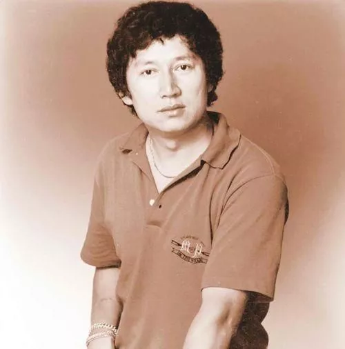 “最牛软饭男”李春平痴呆中去世 伺候美国老妇13年…