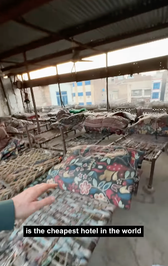 每晚25美分 小伙住“全球最便宜旅馆” 恐怖了…