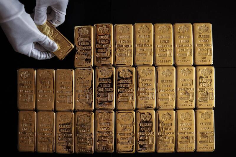 黄金周三(5日)反弹上涨逾1%。 (彭博数据照) 黄金周三(5日)反弹上涨逾1%。 (彭博数据照)