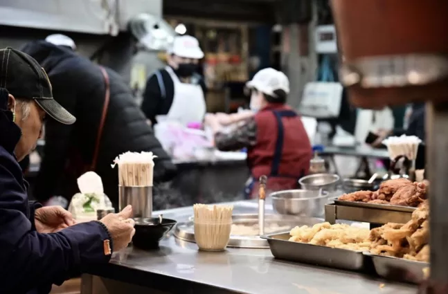 全北京都在追的路边摊 凭啥凌晨排队三小时？