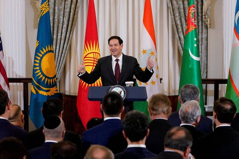 鲁比欧在华府国务院酒会上，向中亚五国外长宣布，将于明年前往中亚访问。（路透社）