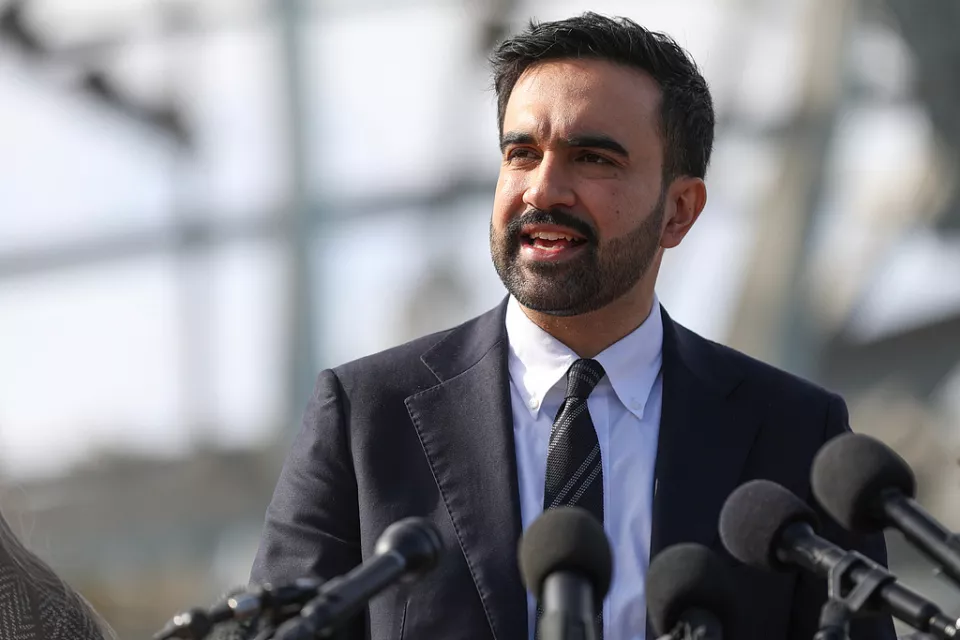 应对白宫政治施压,纽约新市长面临艰难考验