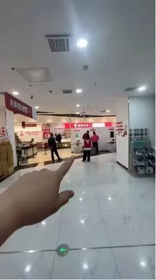 曝美团人员在京东折扣超市偷装摄像,窃取商业信息